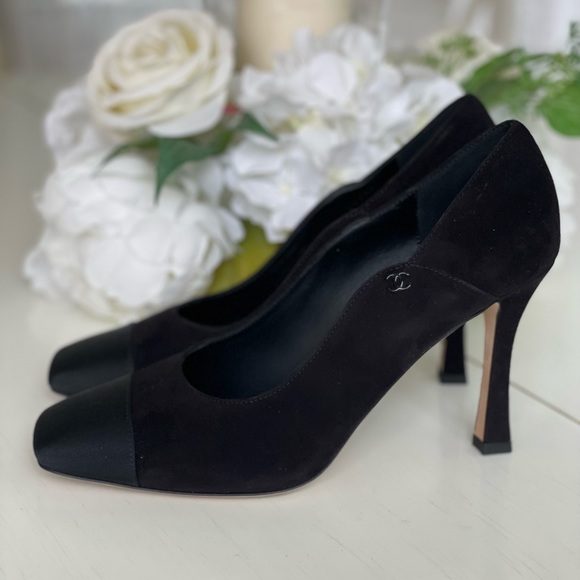 ❌SOLD OUT❌Chanel Black Suede Pumps Size 39 - Picture 3 of 10